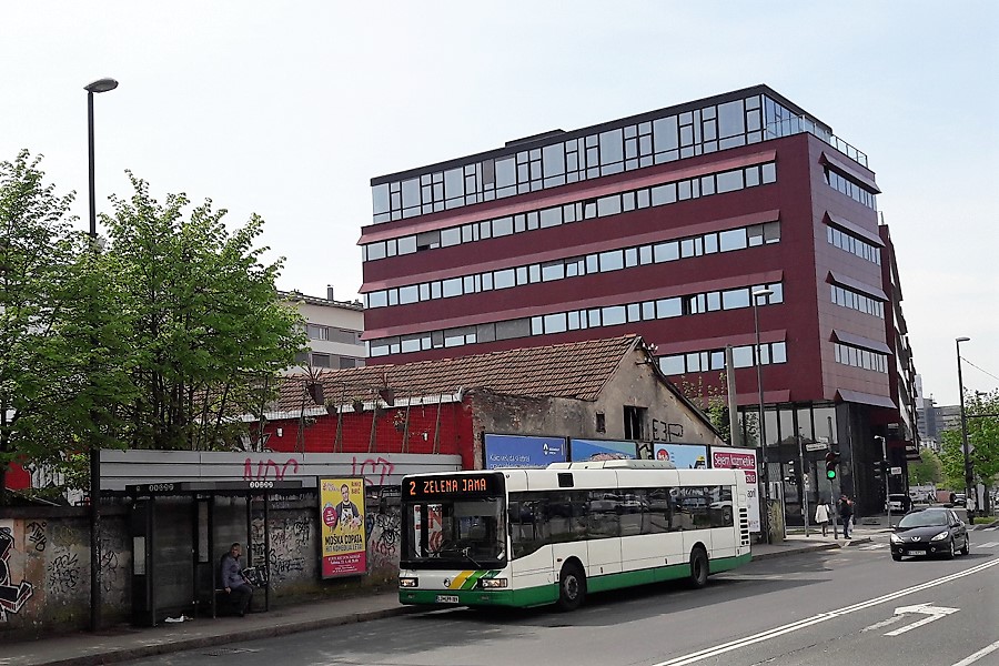 Zdravstveni-dom-Ljubljana-Center-Metelkova-avtobus
